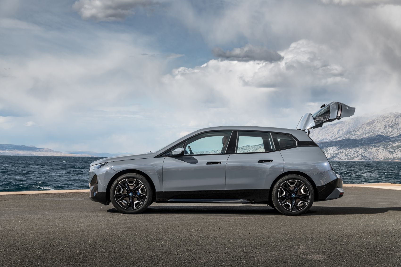 2022 BMW iX xDrive50 19